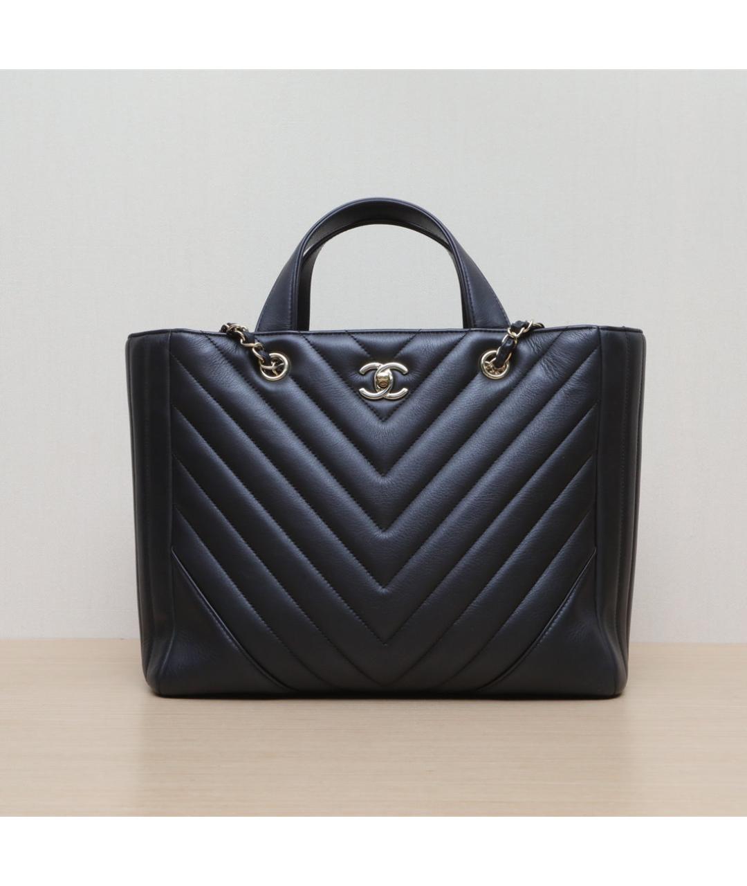 CHANEL Черная кожаная сумка тоут, фото 3