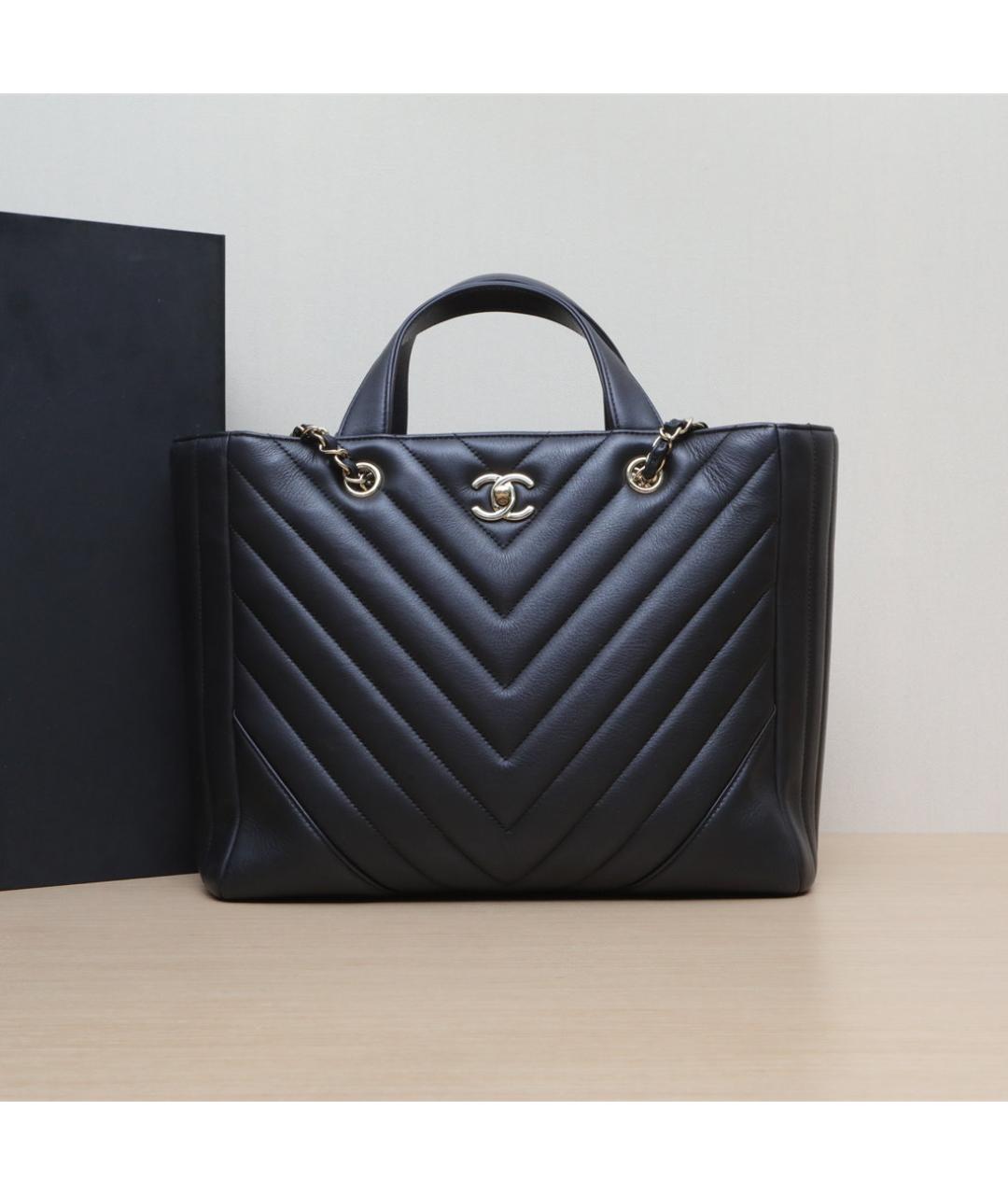 CHANEL Черная кожаная сумка тоут, фото 2