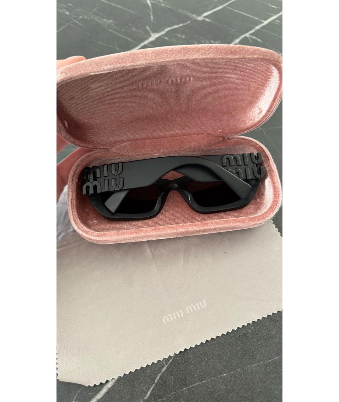 MIU MIU Черные пластиковые солнцезащитные очки, фото 2