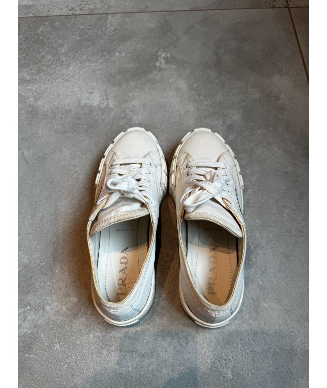 PRADA Белые текстильные кеды, фото 3