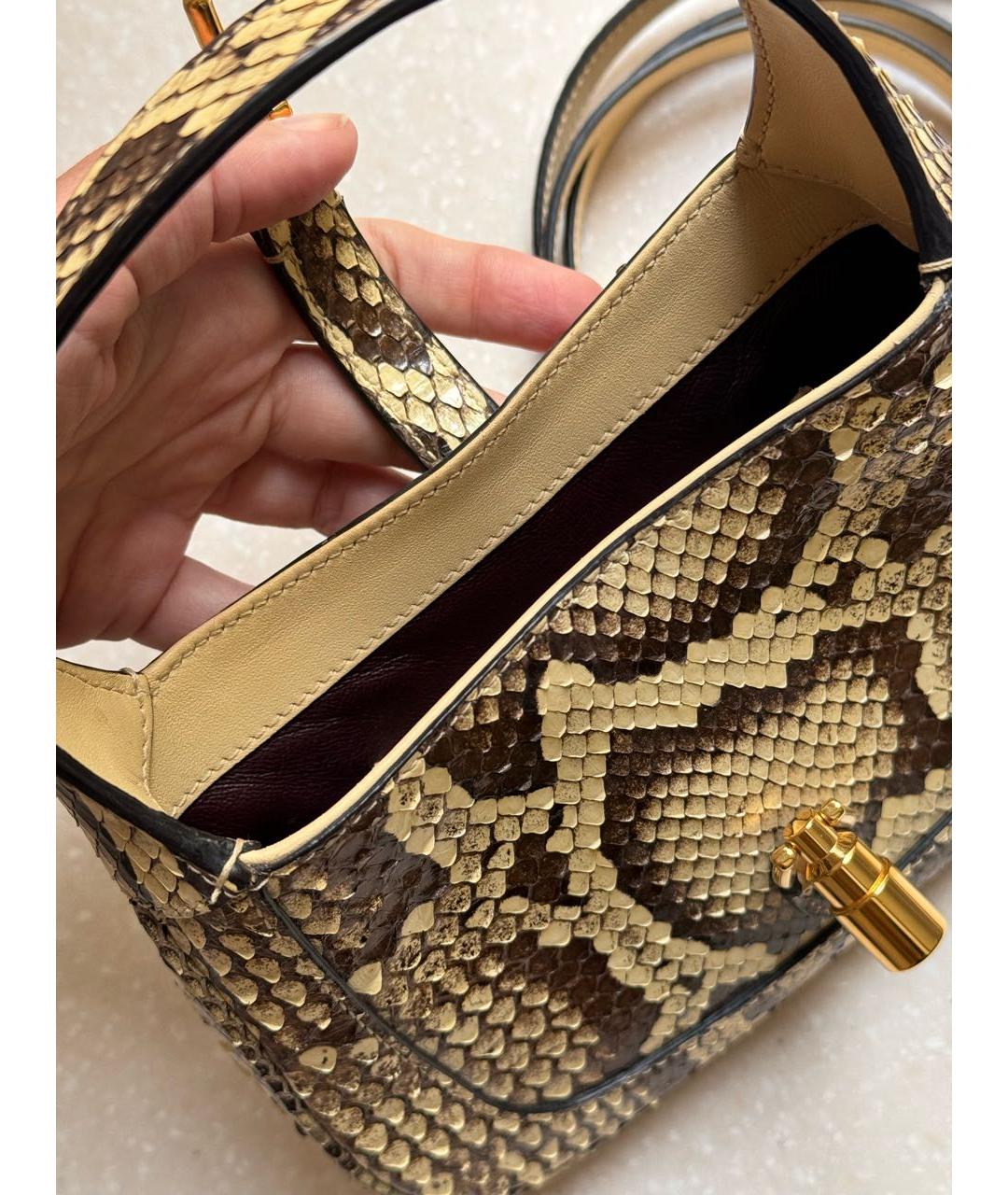 GUCCI Бежевая сумка с короткими ручками из экзотической кожи, фото 6