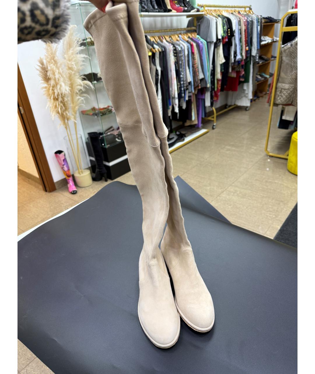 STUART WEITZMAN Замшевые ботфорты, фото 3