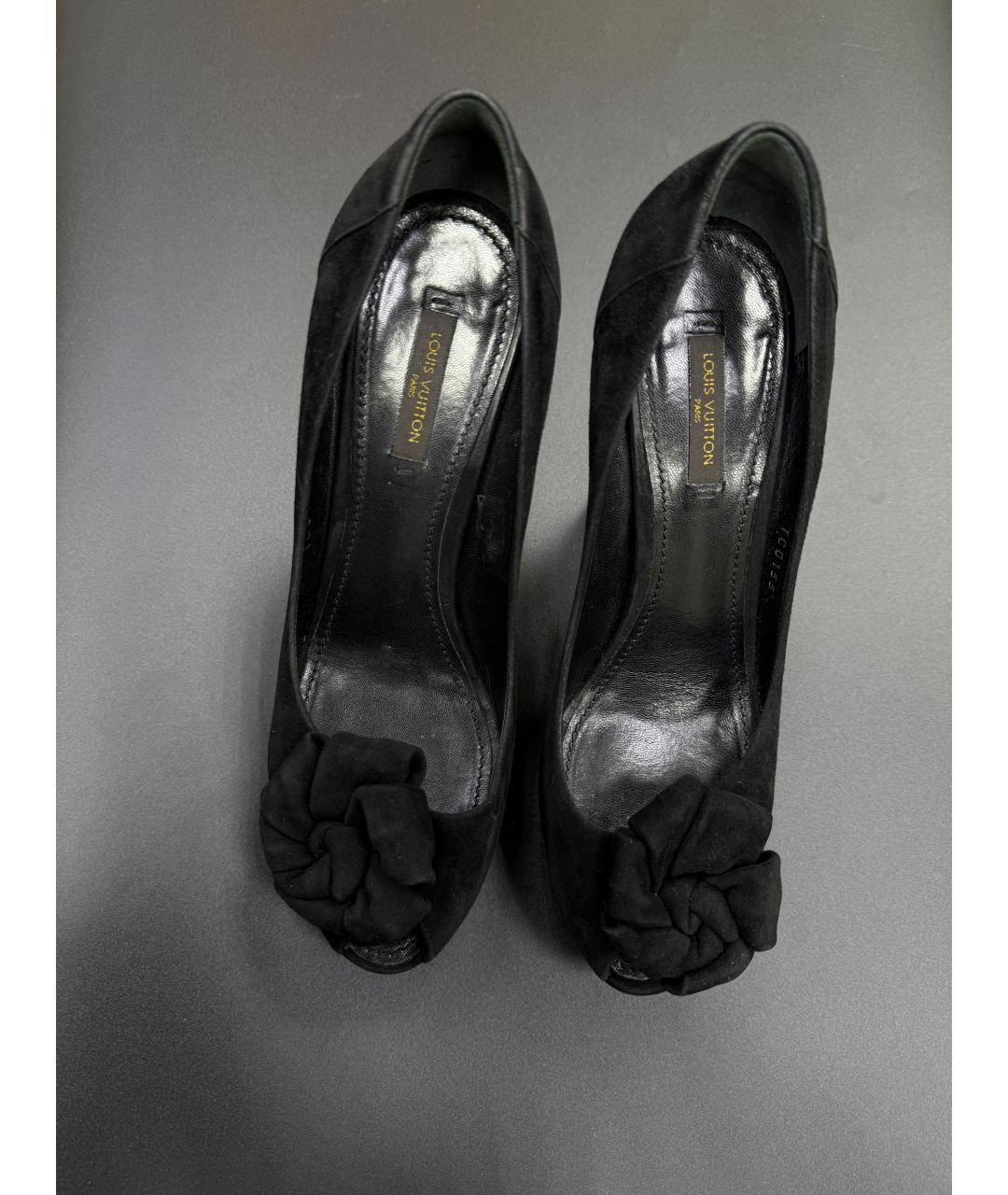 LOUIS VUITTON Черные замшевые туфли, фото 4
