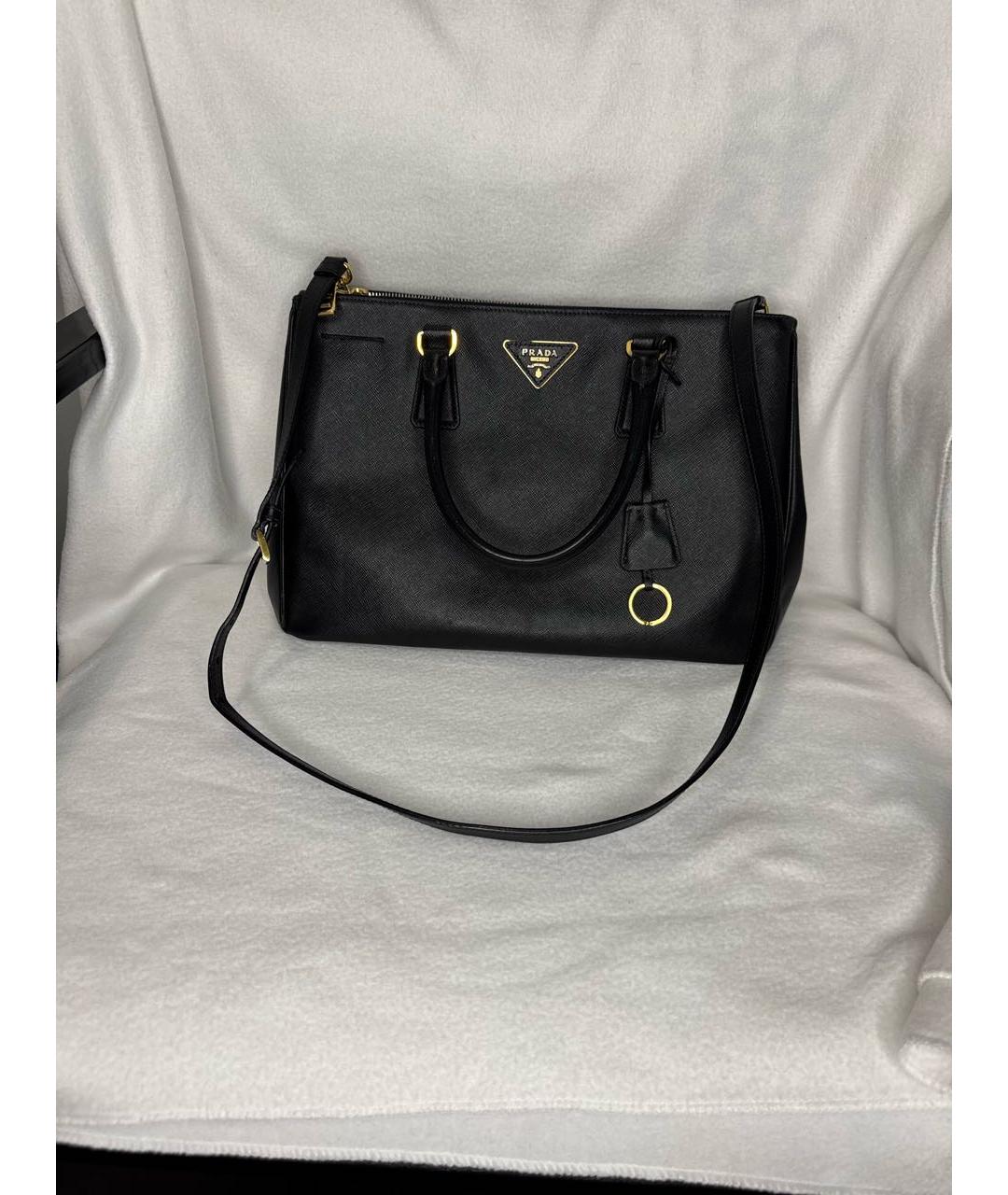 PRADA Черная кожаная сумка с короткими ручками, фото 5