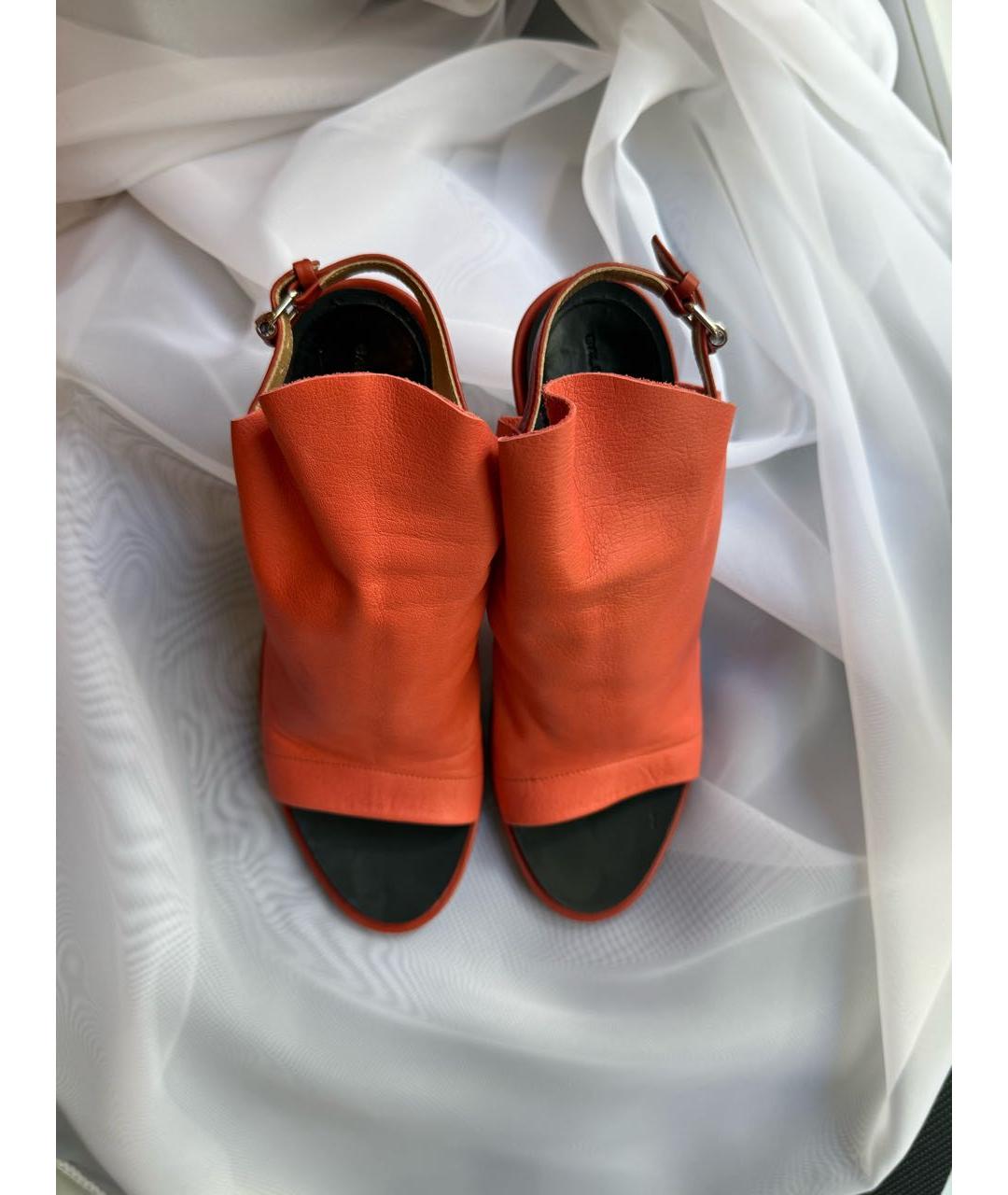 BALENCIAGA Коралловые кожаные босоножки, фото 2