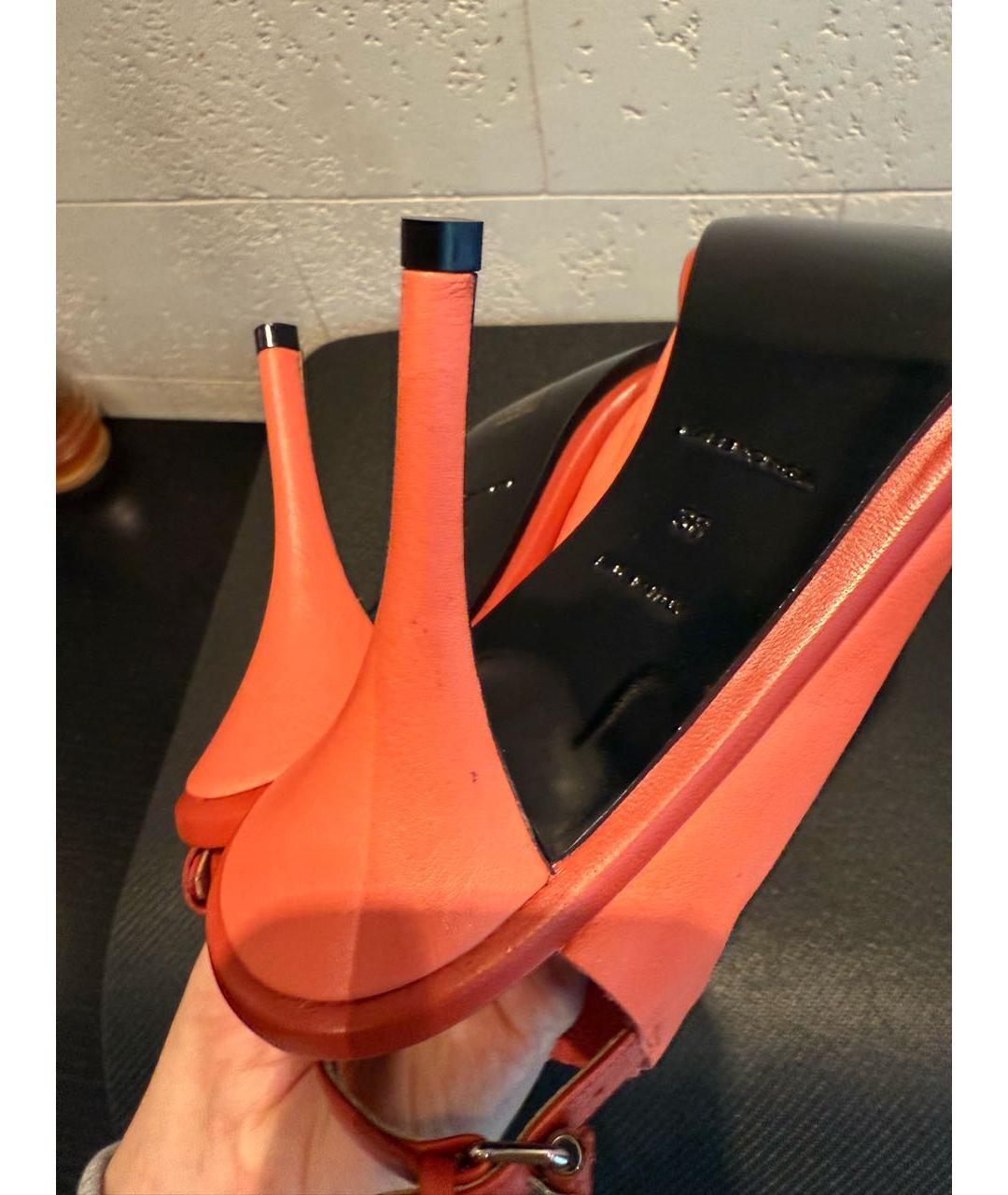 BALENCIAGA Коралловые кожаные босоножки, фото 8
