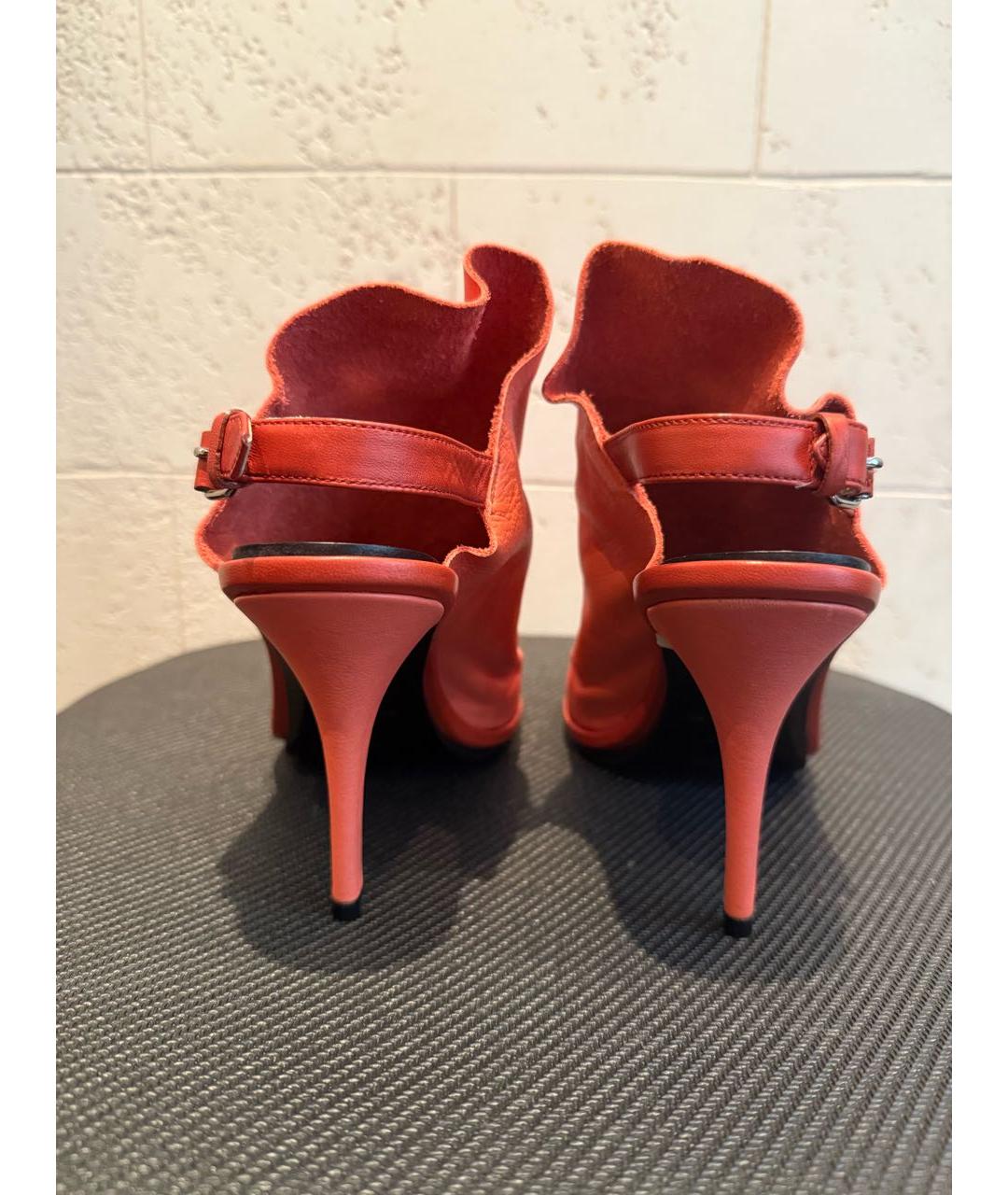 BALENCIAGA Коралловые кожаные босоножки, фото 4