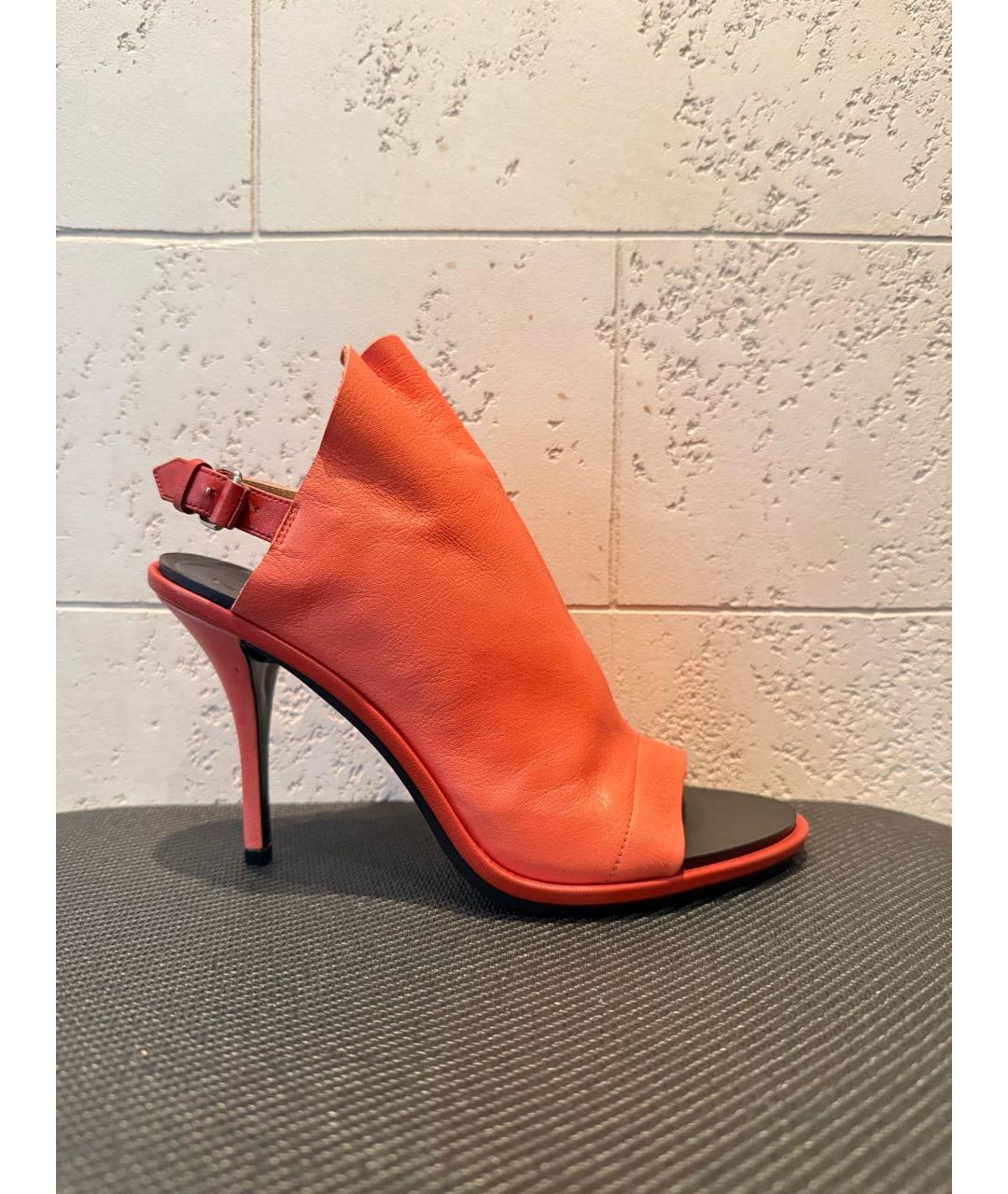 BALENCIAGA Коралловые кожаные босоножки, фото 9