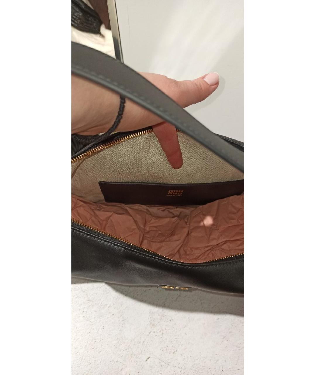 MIU MIU Черная кожаная сумка с короткими ручками, фото 6