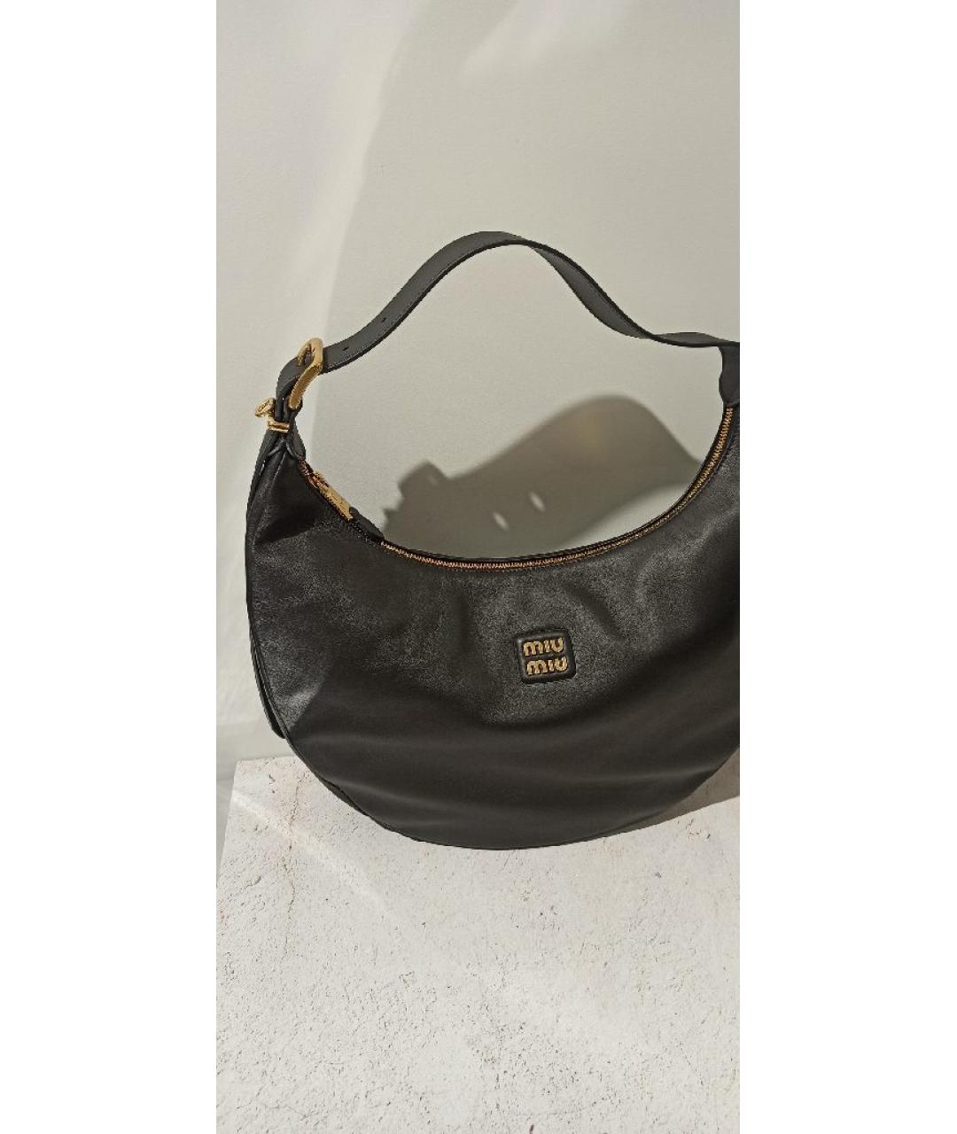 MIU MIU Черная кожаная сумка с короткими ручками, фото 3