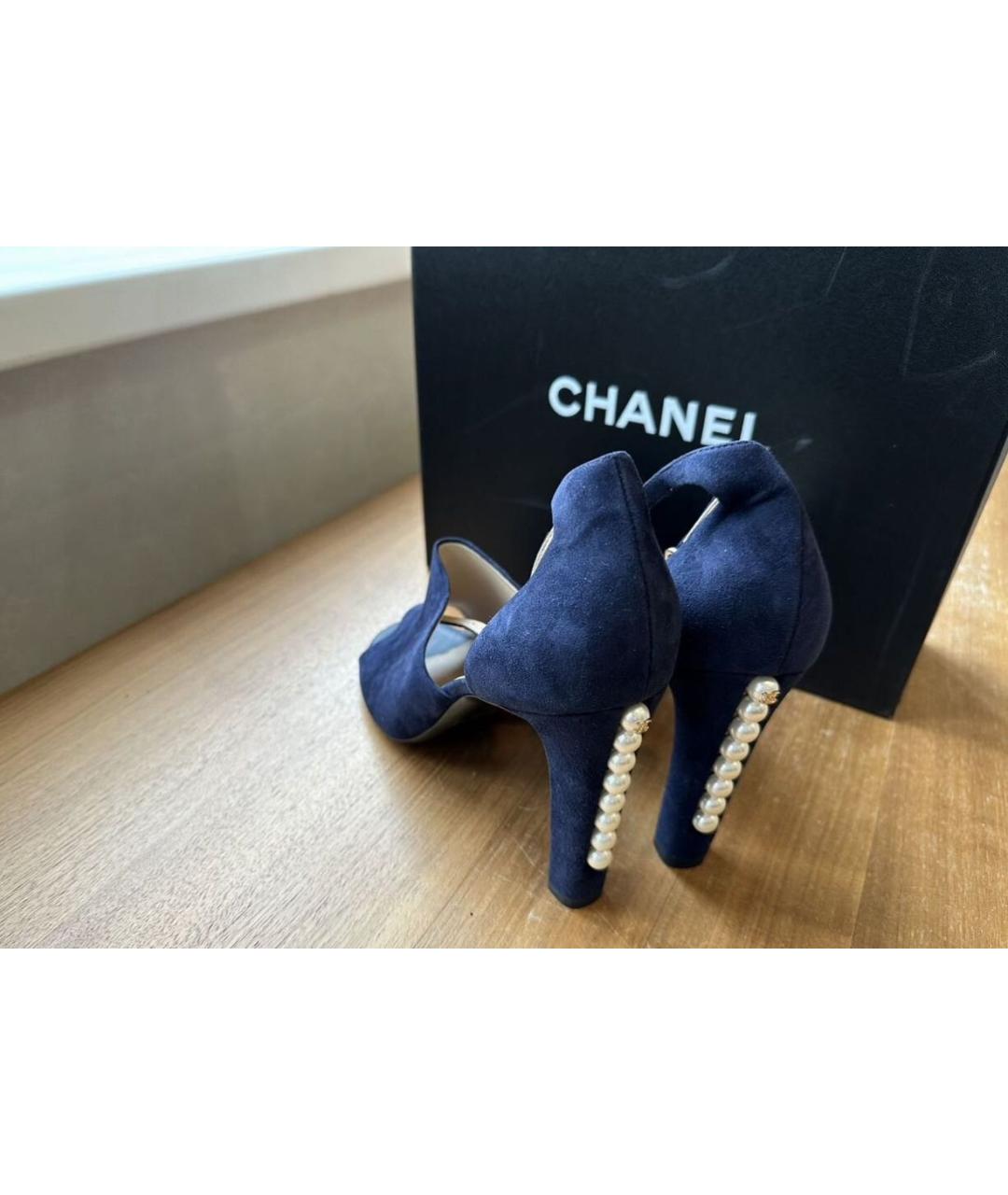 CHANEL Синие замшевые босоножки, фото 3