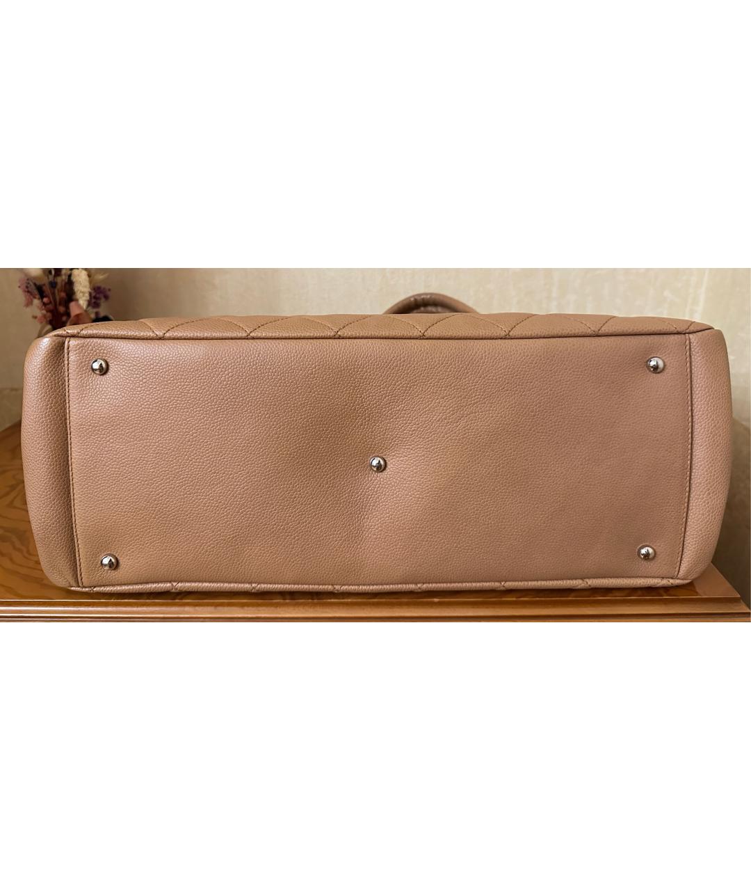 CHANEL Бежевая кожаная сумка тоут, фото 6