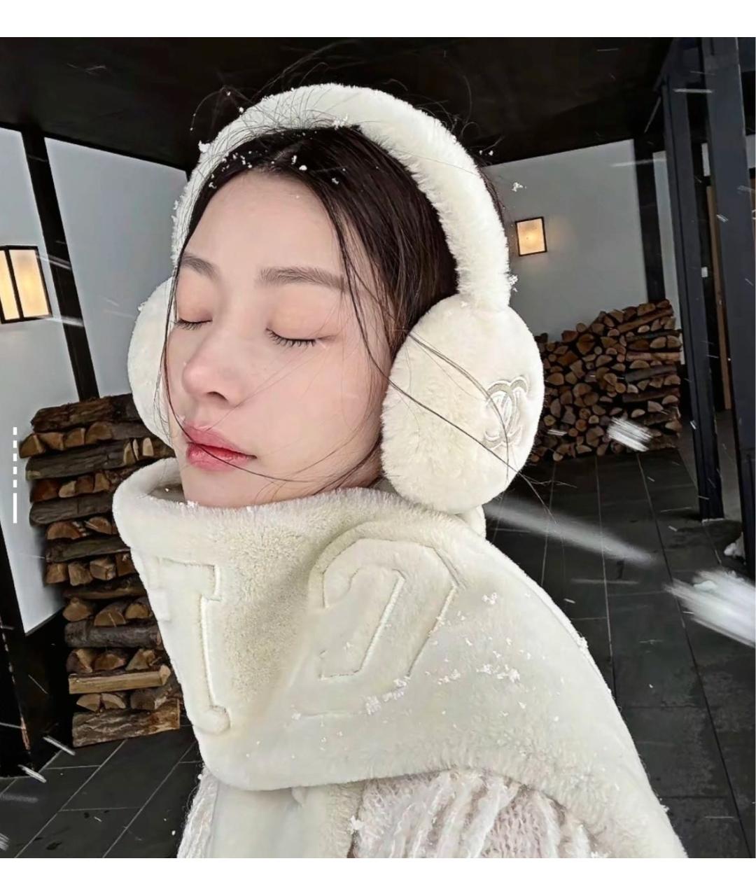 CHANEL Белые наушники, фото 3