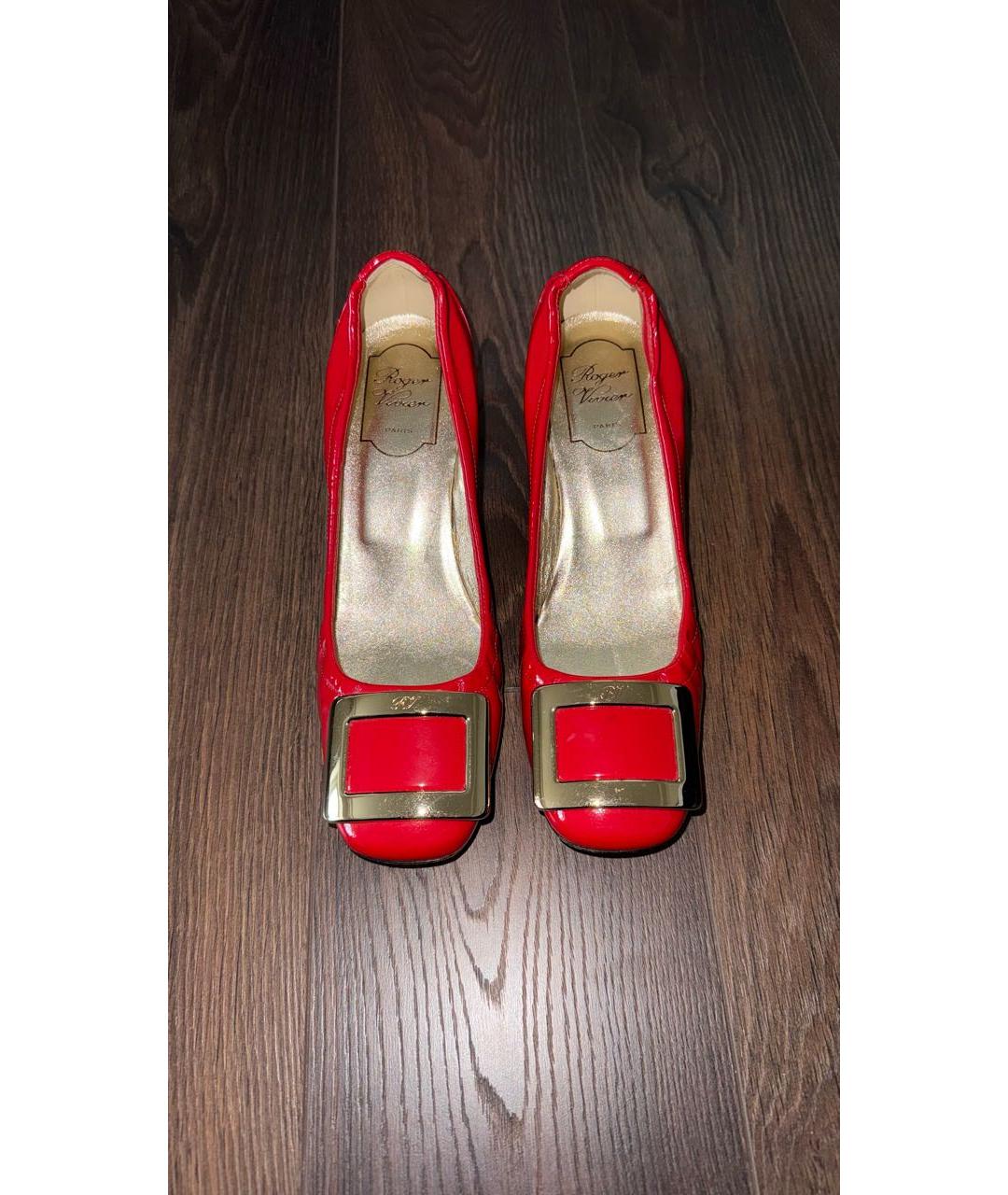 ROGER VIVIER Красные туфли из лакированной кожи, фото 2