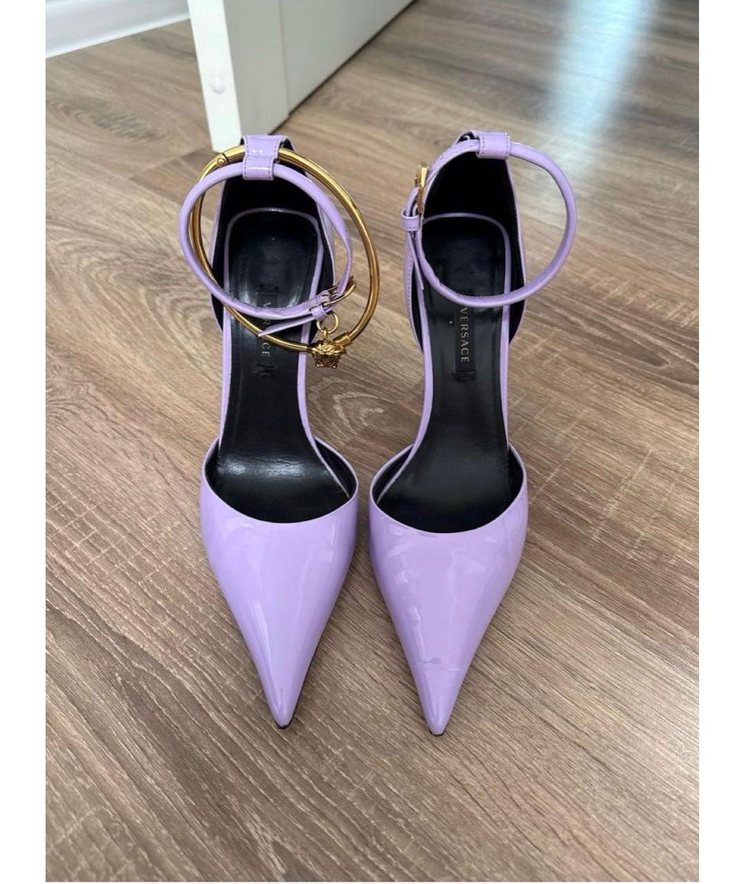 VERSACE Фиолетовые туфли из лакированной кожи, фото 3