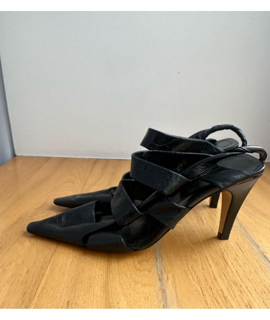 BOTTEGA VENETA Черные кожаные лодочки на низком каблуке, фото 3