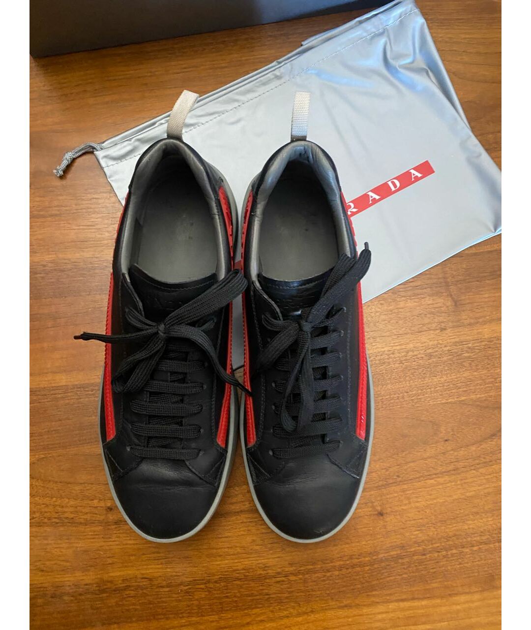PRADA Черные кожаные низкие кроссовки / кеды, фото 3