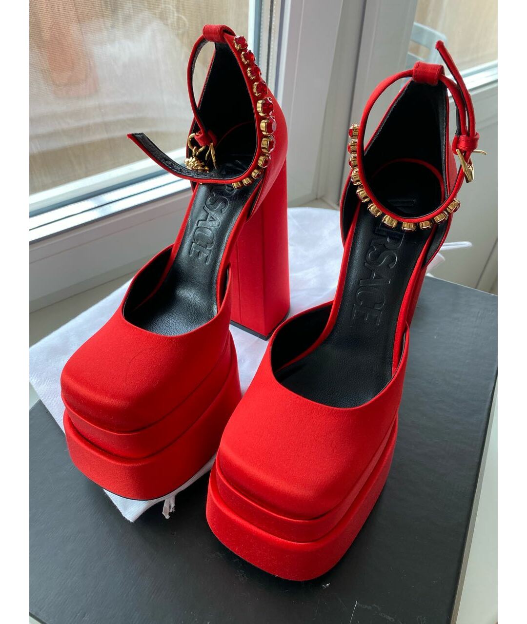 VERSACE Красные текстильные туфли, фото 4