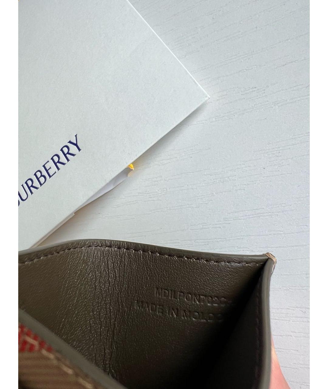BURBERRY Бежевый кожаный кардхолдер, фото 4