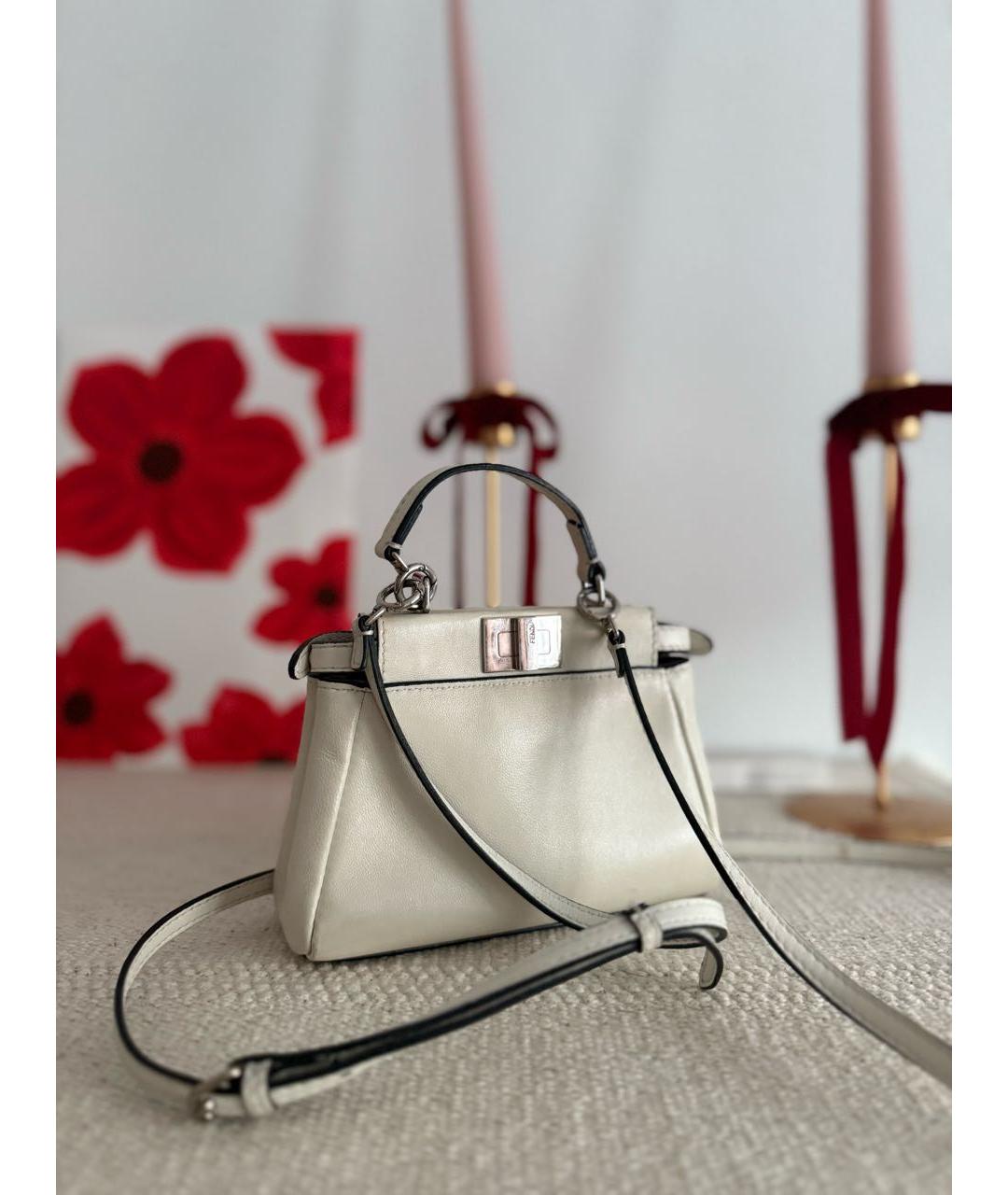 FENDI Бежевая кожаная сумка с короткими ручками, фото 3
