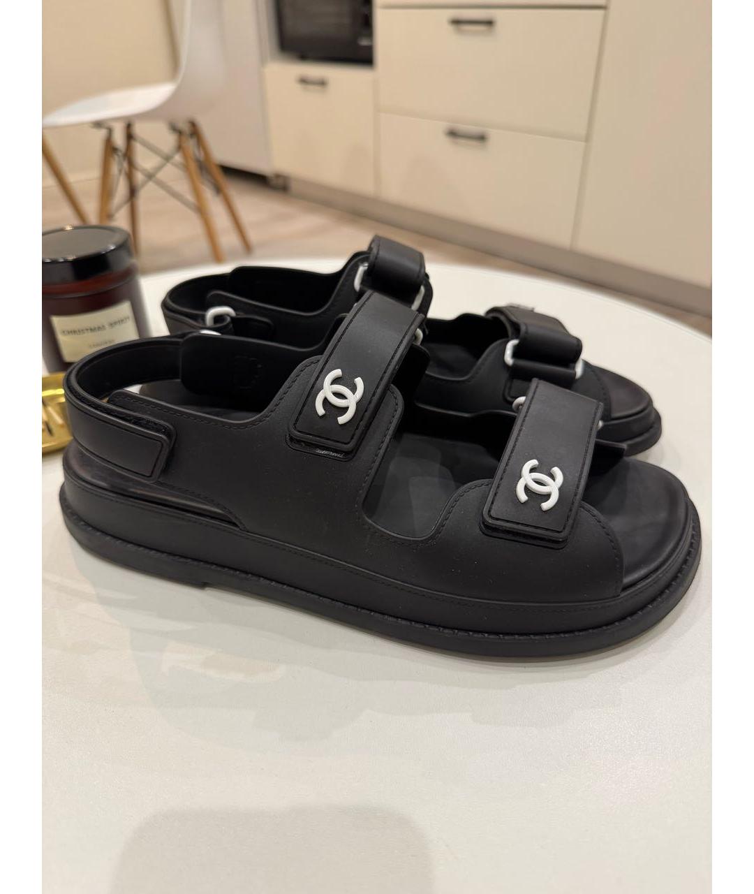 CHANEL Черные резиновые сандалии, фото 9