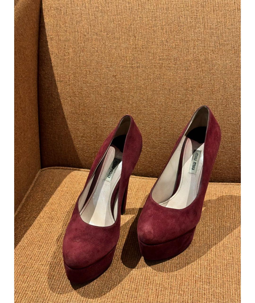 MIU MIU Бордовые замшевые туфли, фото 2