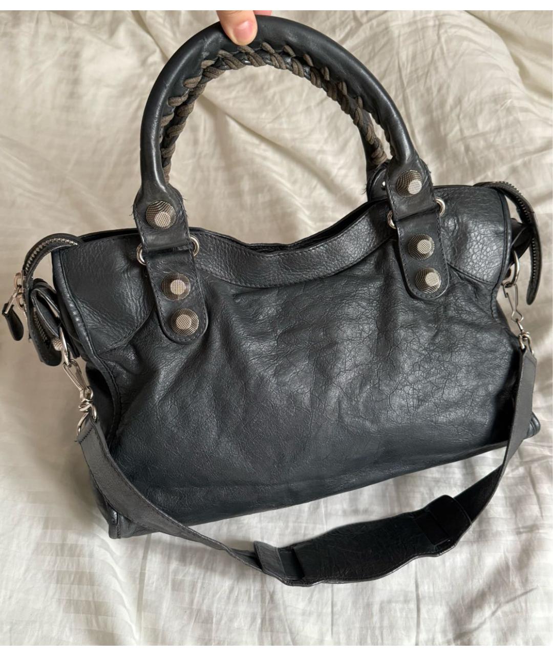 BALENCIAGA Серая кожаная сумка с короткими ручками, фото 2