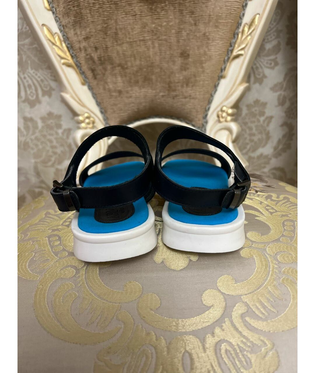 ARMANI JUNIOR Синие кожаные сандалии и шлепанцы, фото 4