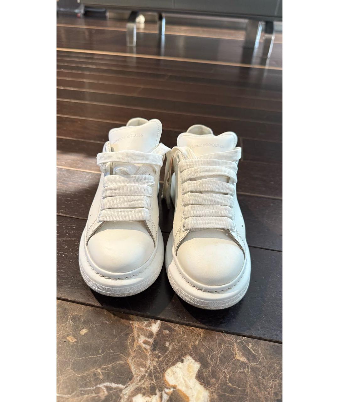 ALEXANDER MCQUEEN Белые кожаные кеды, фото 2