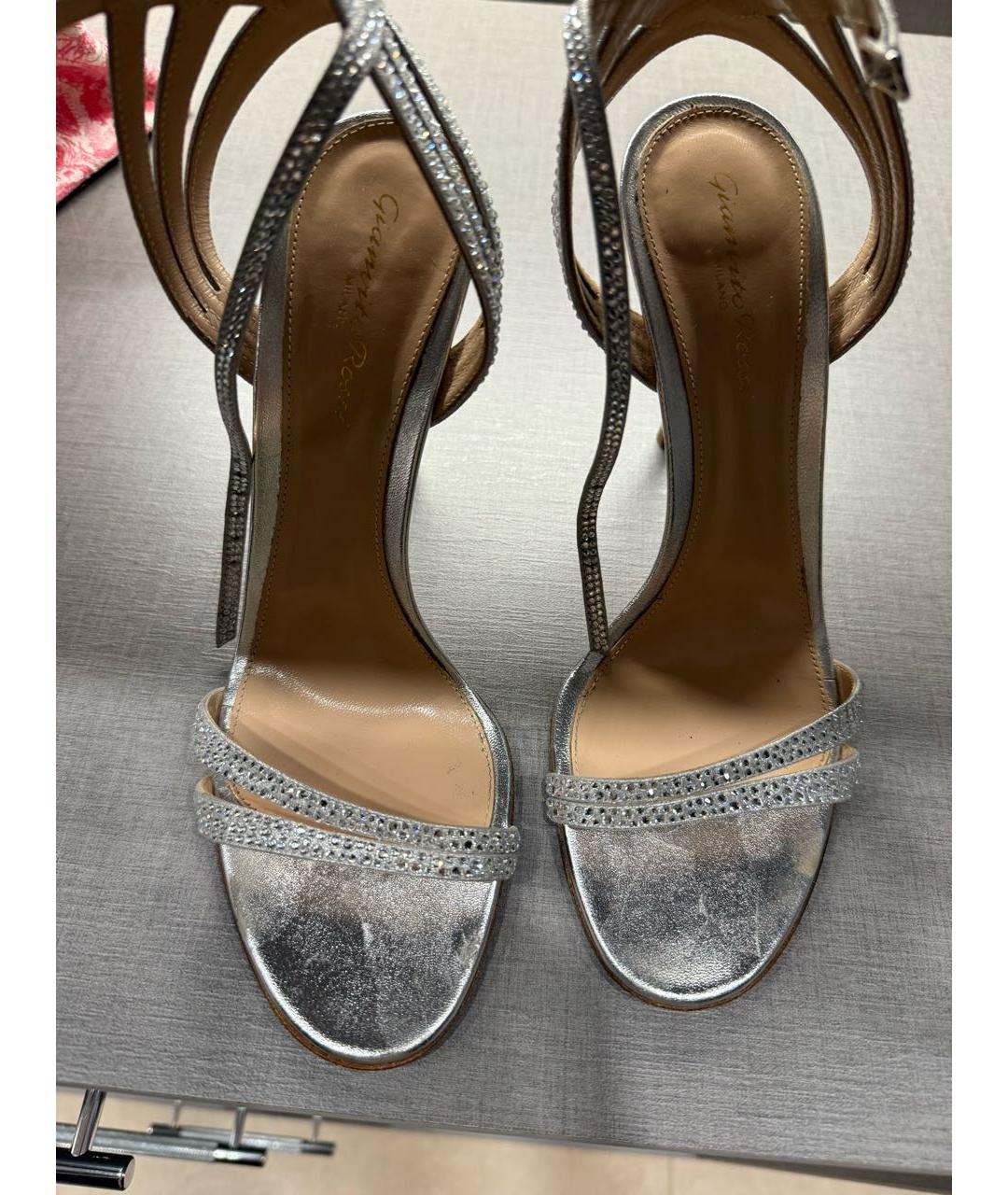 GIANVITO ROSSI Серебряные кожаные босоножки, фото 3