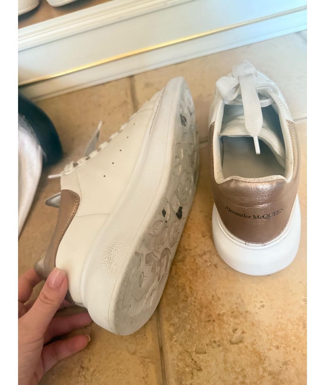 ALEXANDER MCQUEEN Белые кожаные кроссовки, фото 5