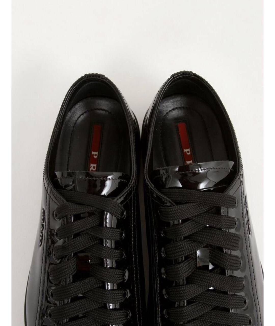 PRADA Черные кеды из лакированной кожи, фото 3