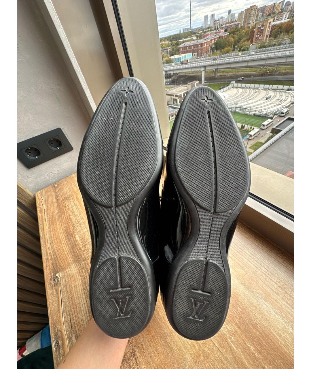 LOUIS VUITTON Черные низкие ботинки из лакированной кожи, фото 5
