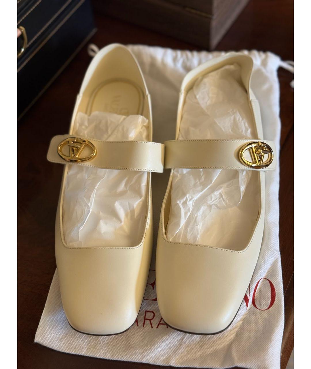 VALENTINO Белые кожаные балетки, фото 2