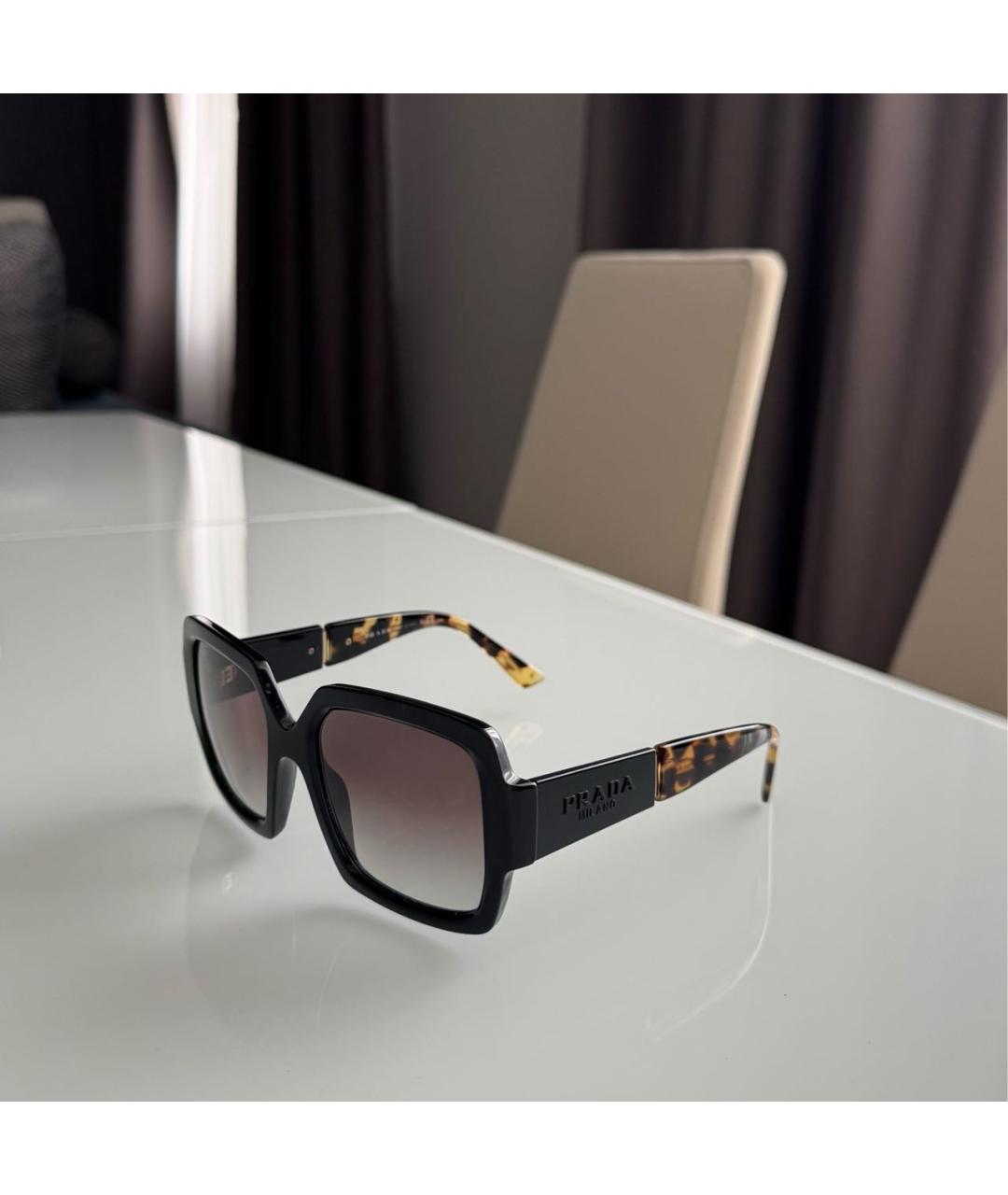 PRADA Черные пластиковые солнцезащитные очки, фото 6