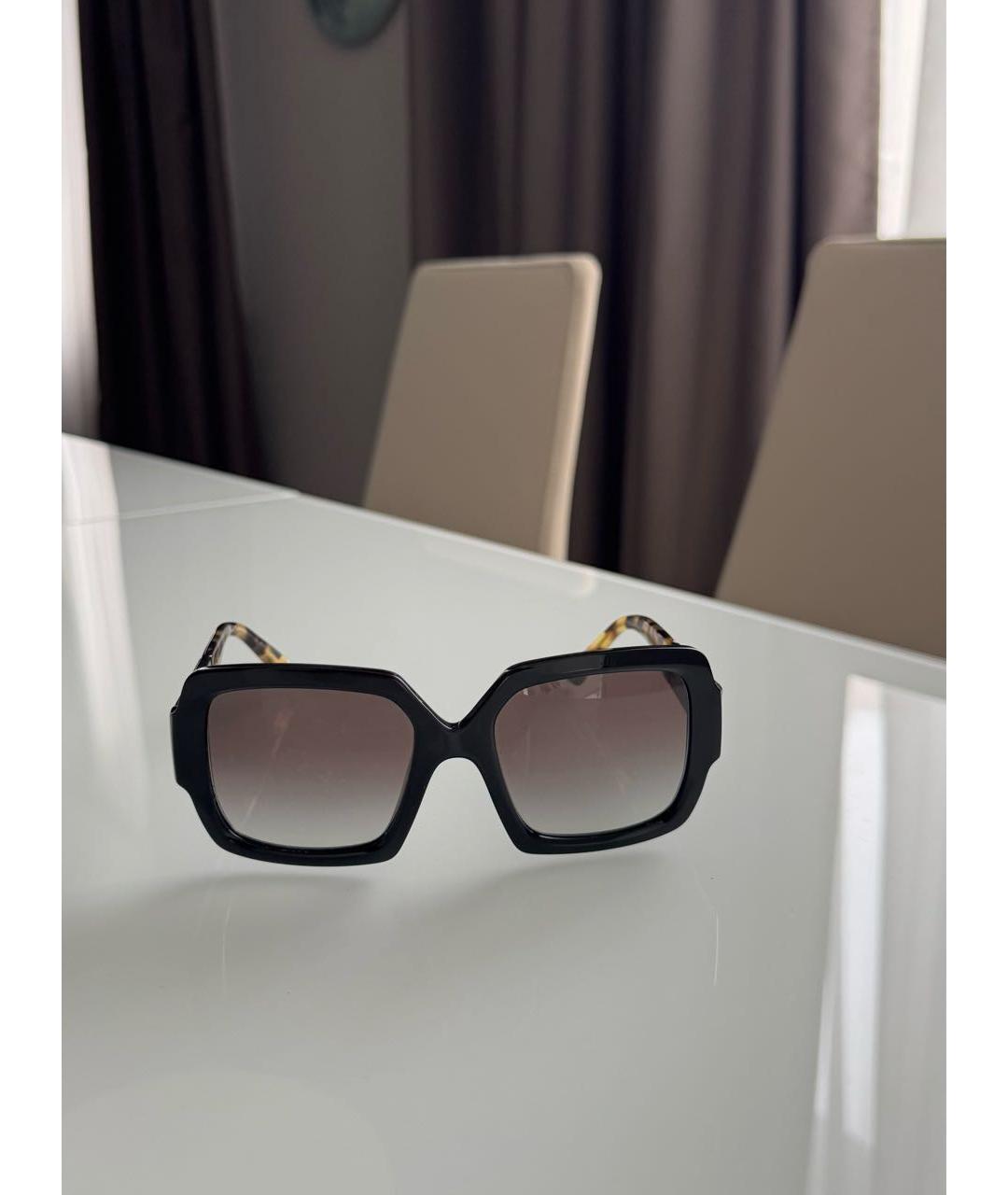 PRADA Черные пластиковые солнцезащитные очки, фото 2