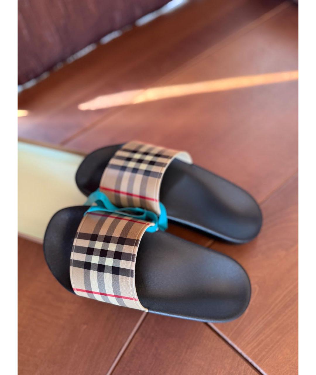 BURBERRY Бежевые резиновые шлепанцы, фото 4