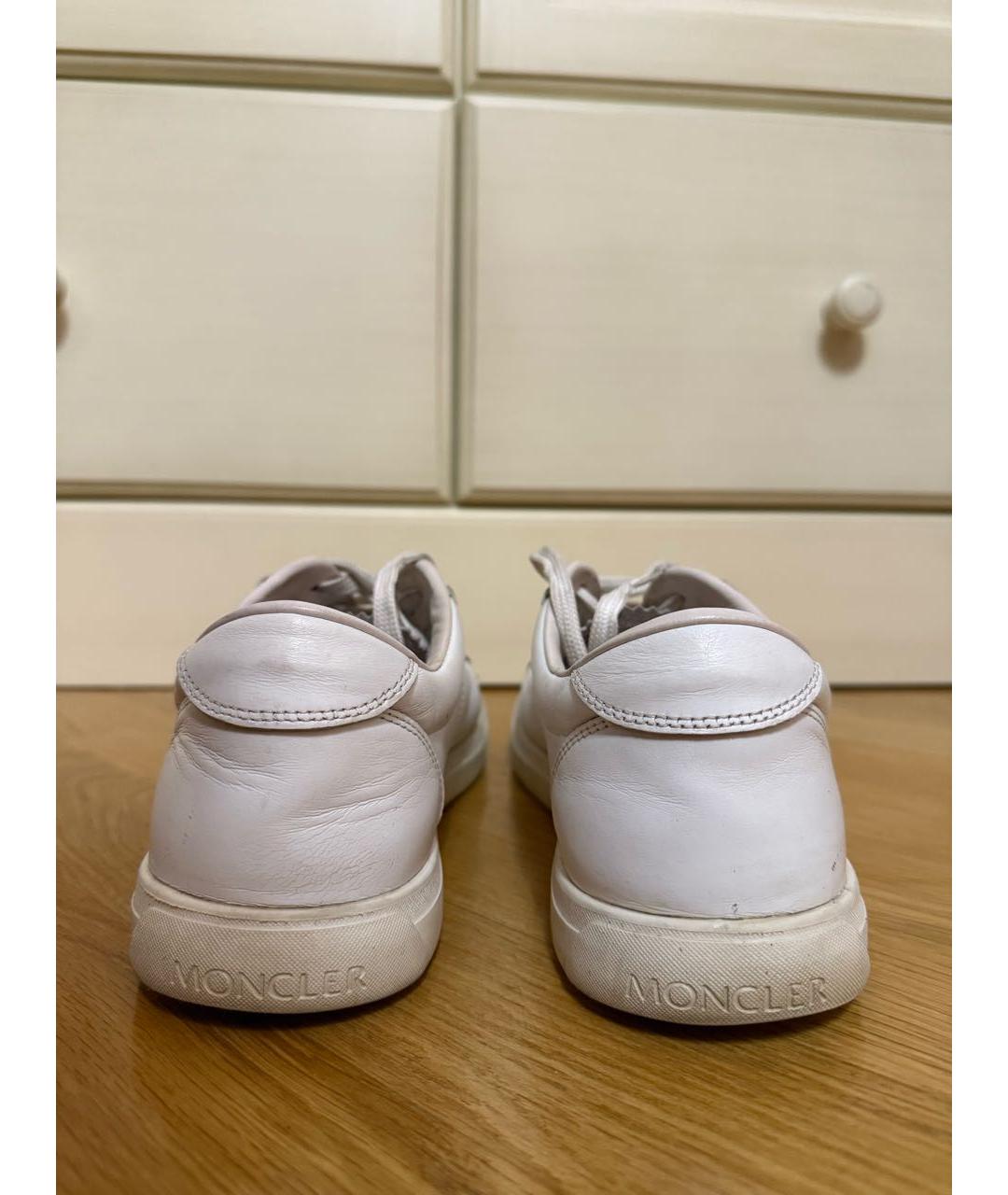 MONCLER Белые кожаные низкие кроссовки / кеды, фото 2