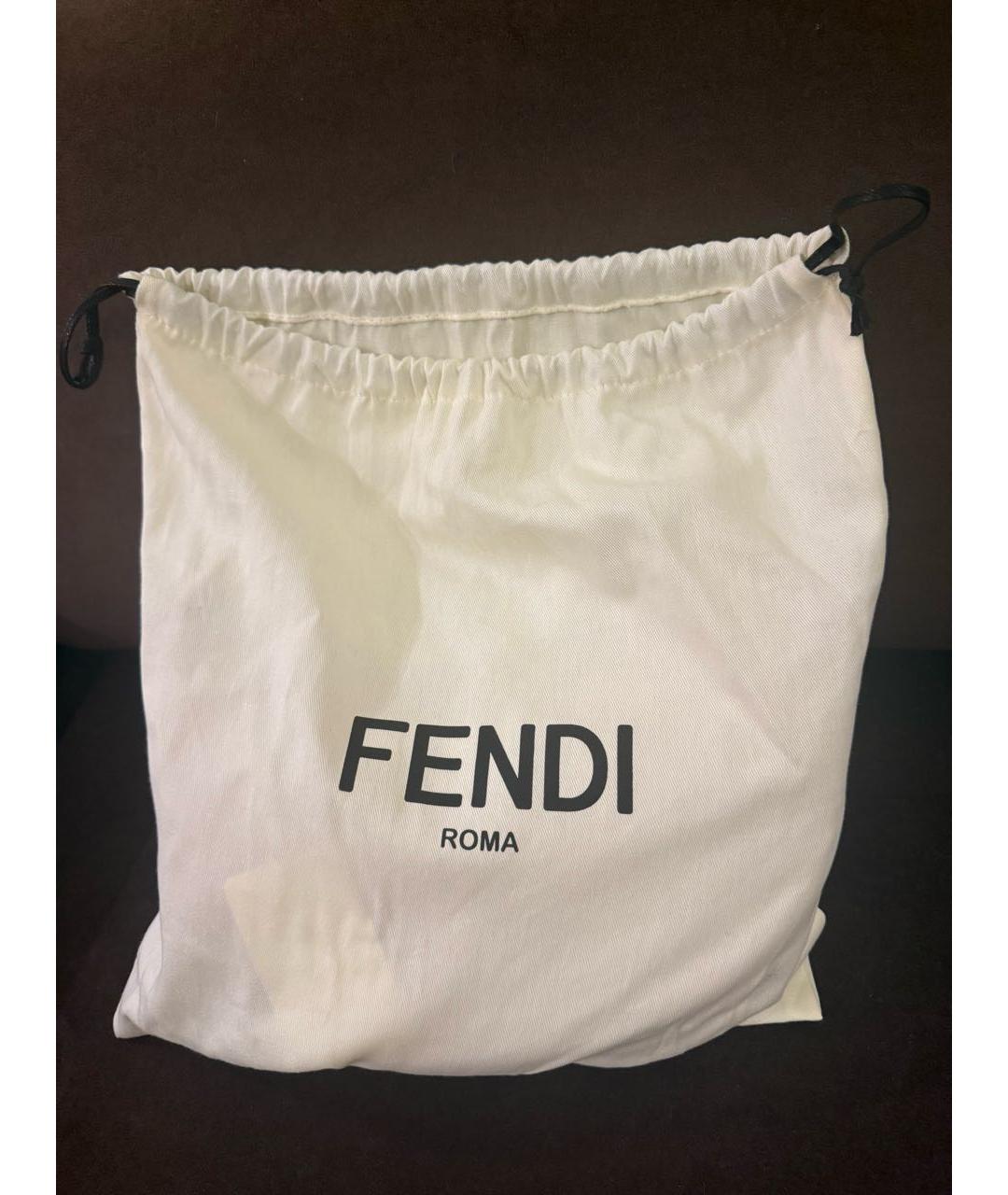 FENDI Бежевая кожаная сумка с короткими ручками, фото 3