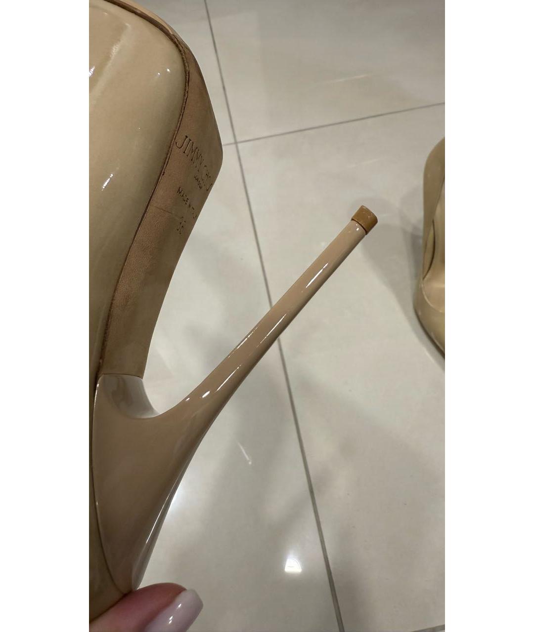 JIMMY CHOO Бежевые туфли из лакированной кожи, фото 8
