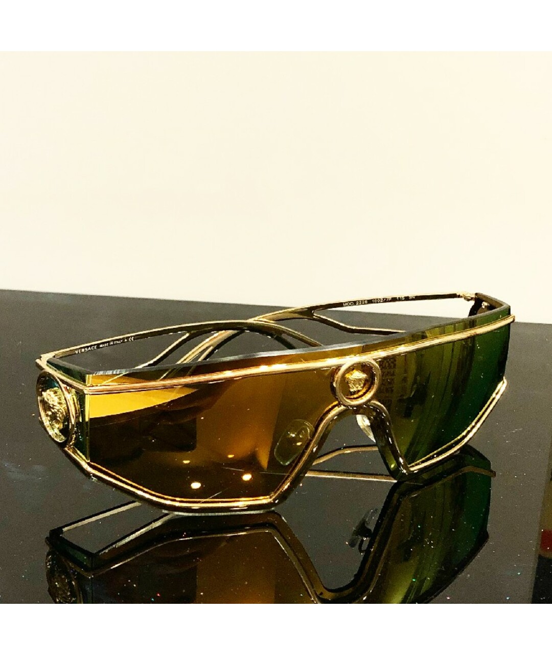 VERSACE Золотые пластиковые солнцезащитные очки, фото 5