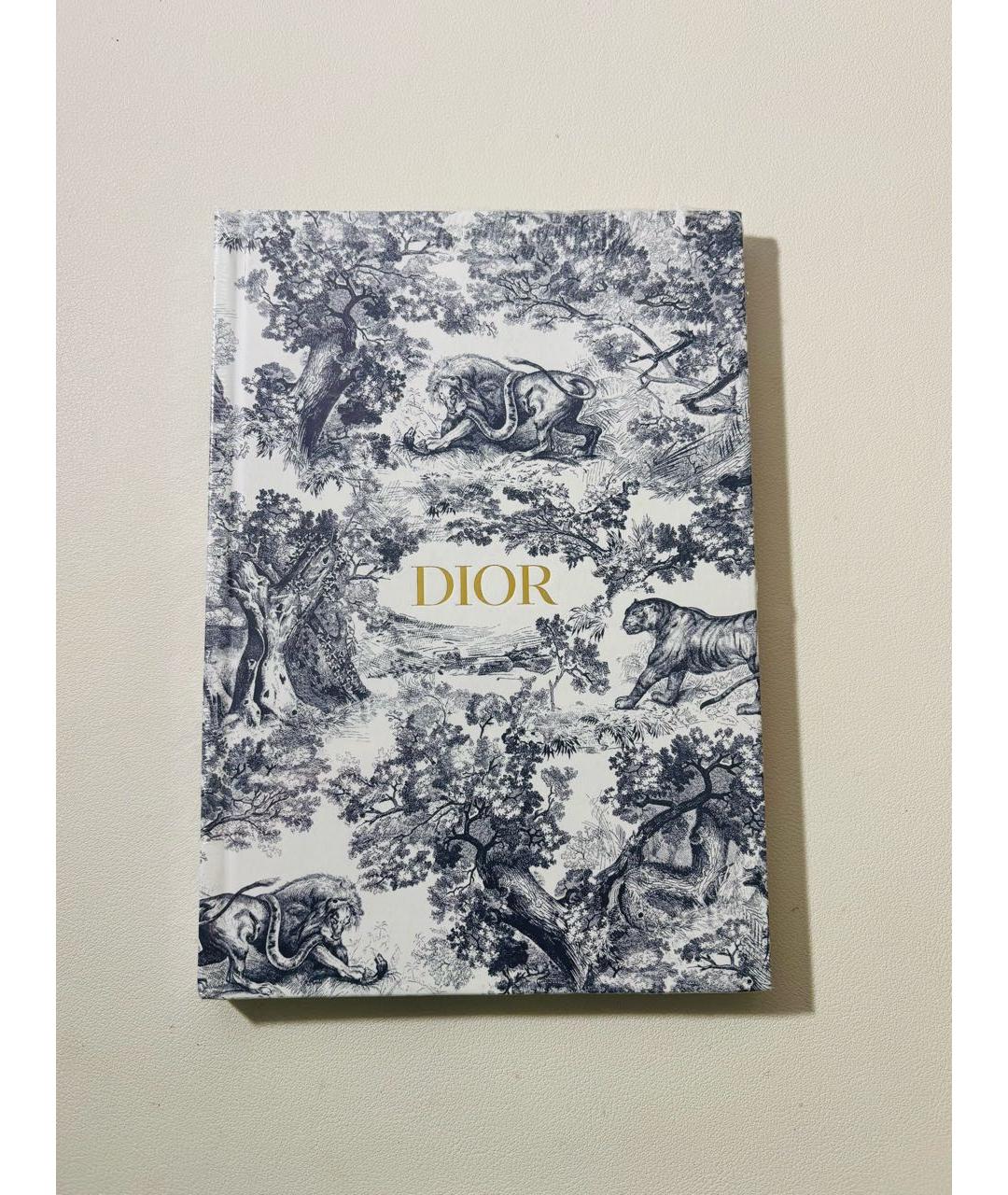 CHRISTIAN DIOR Книга, фото 4