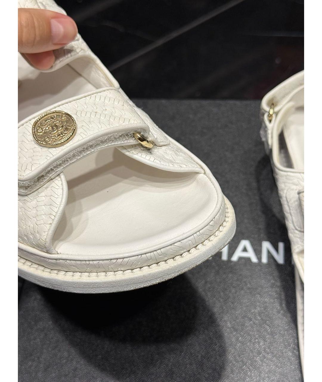 CHANEL Белые кожаные сандалии, фото 6
