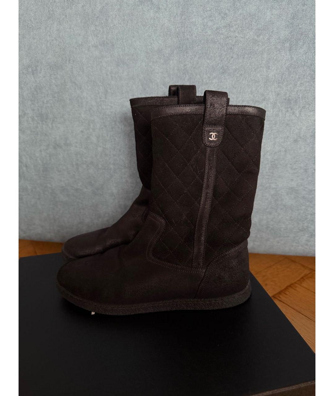 CHANEL Черные замшевые сапоги, фото 7