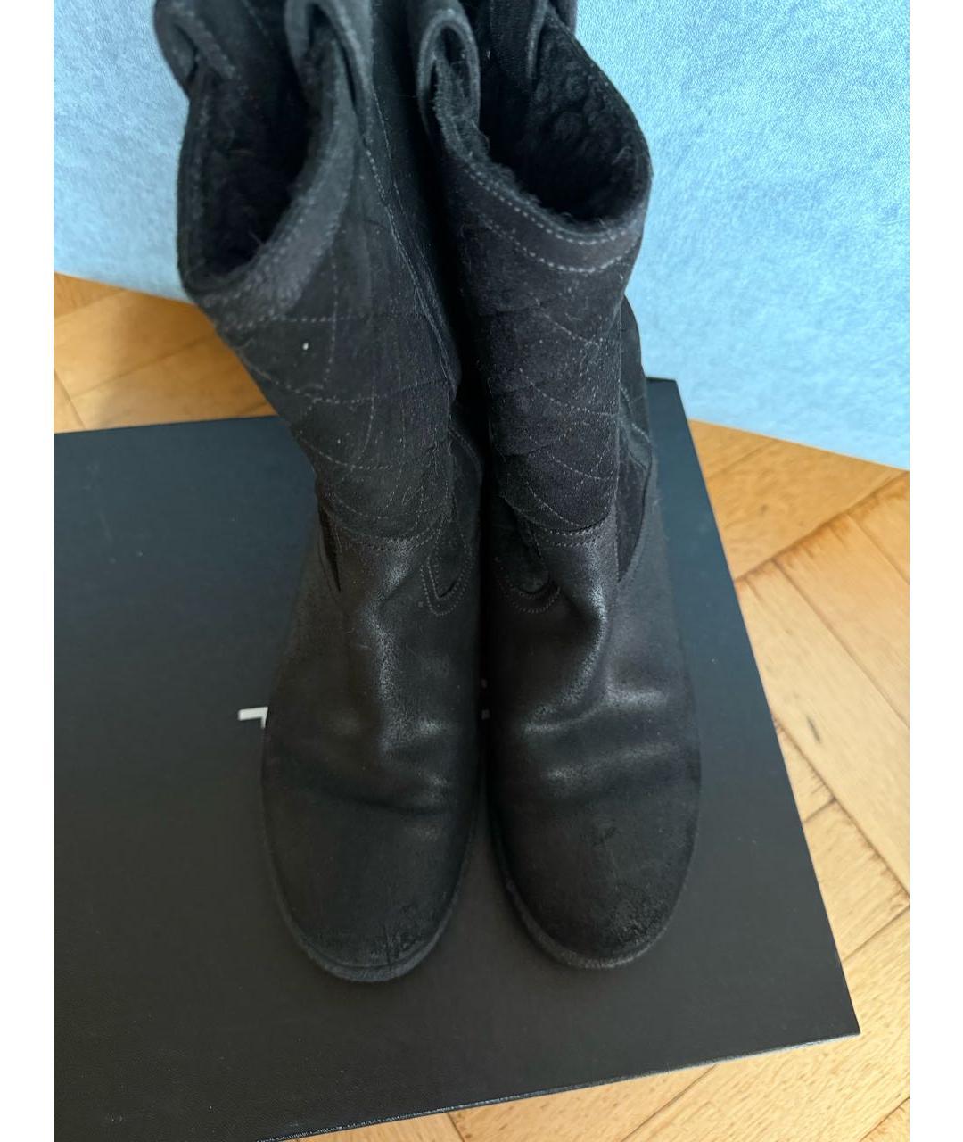 CHANEL Черные замшевые сапоги, фото 3