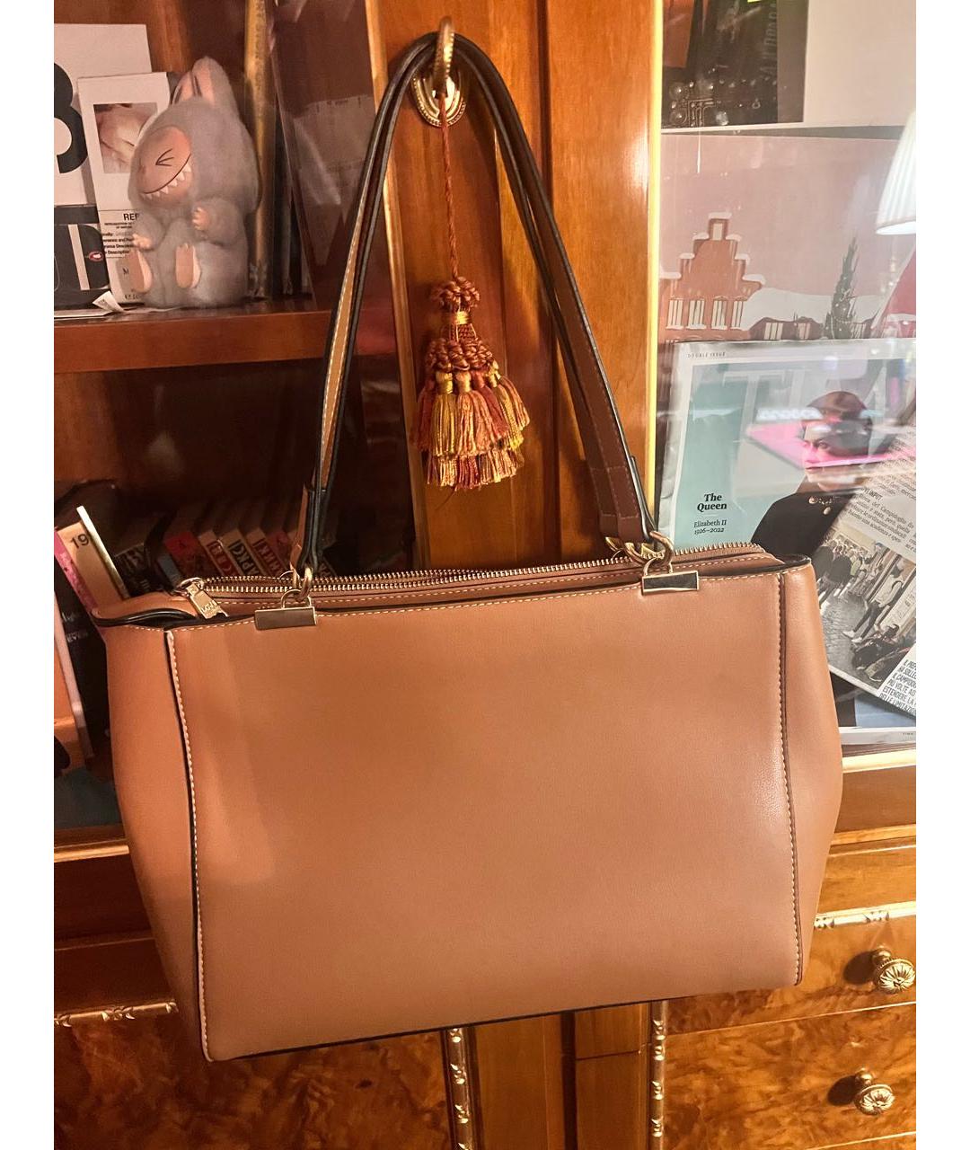 LOVE MOSCHINO Коричневая кожаная сумка с короткими ручками, фото 3