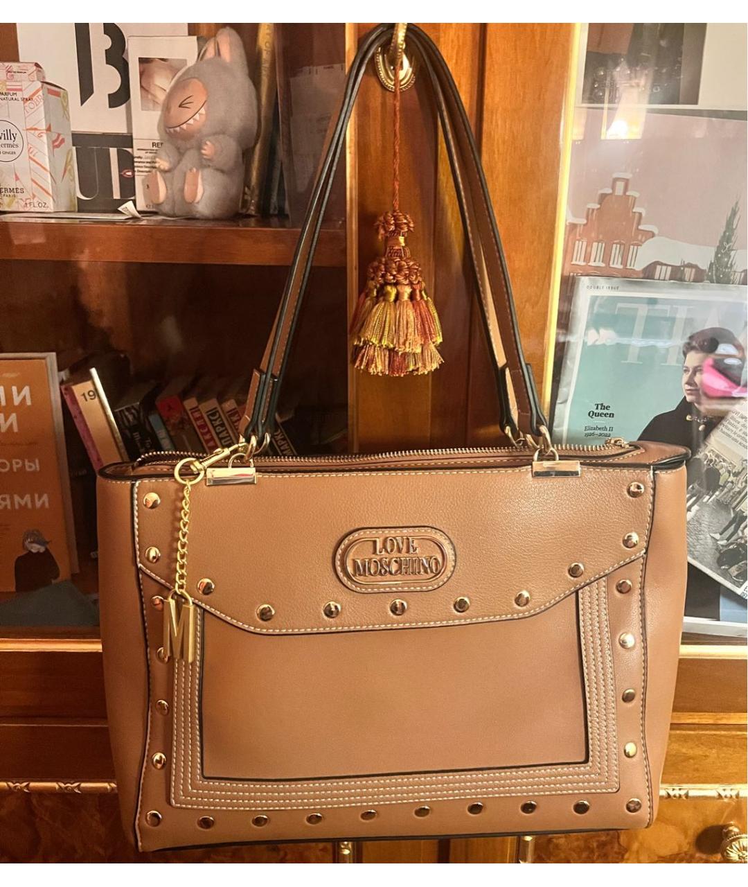 LOVE MOSCHINO Коричневая кожаная сумка с короткими ручками, фото 4
