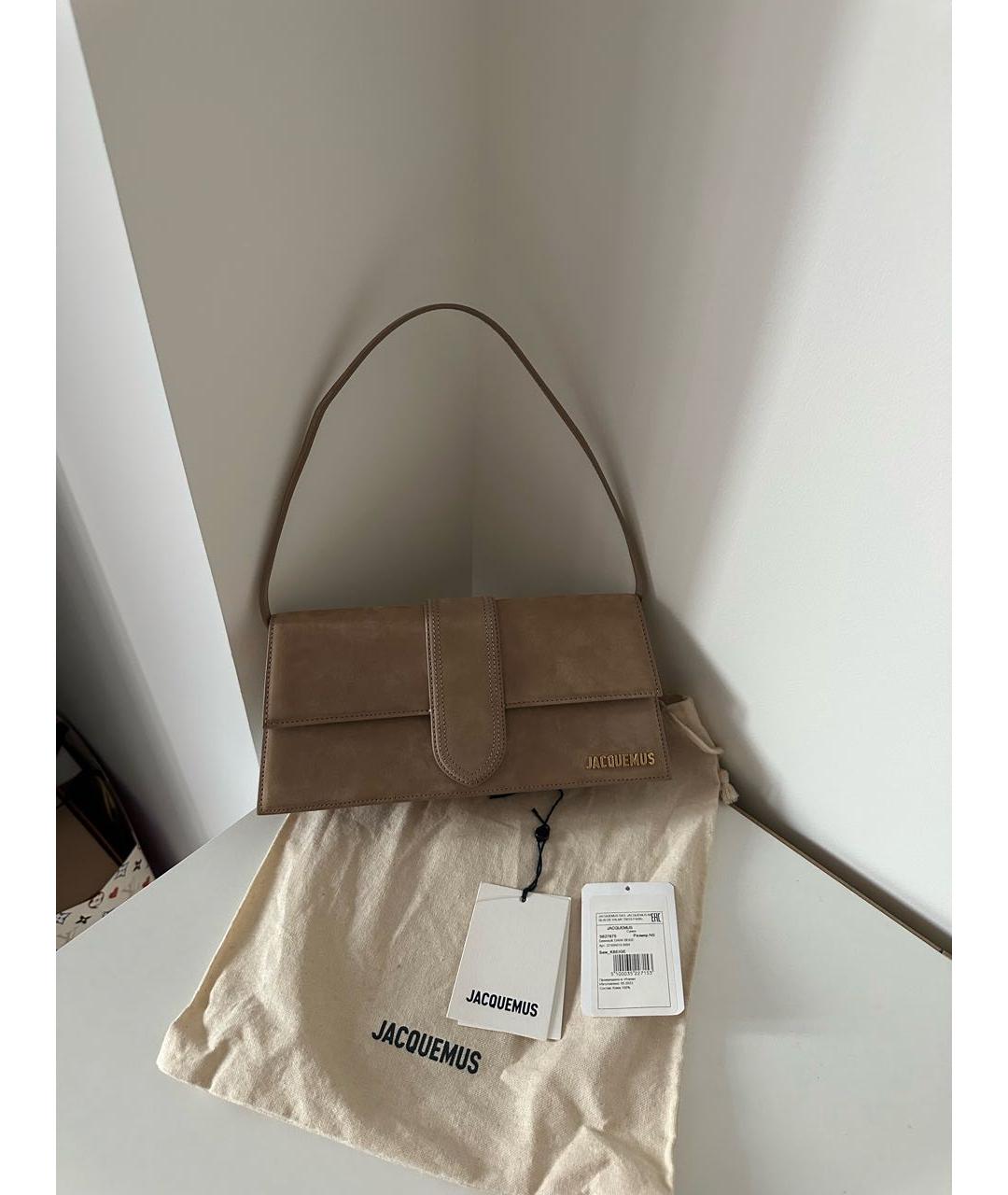 JACQUEMUS Бежевая замшевая сумка с короткими ручками, фото 3