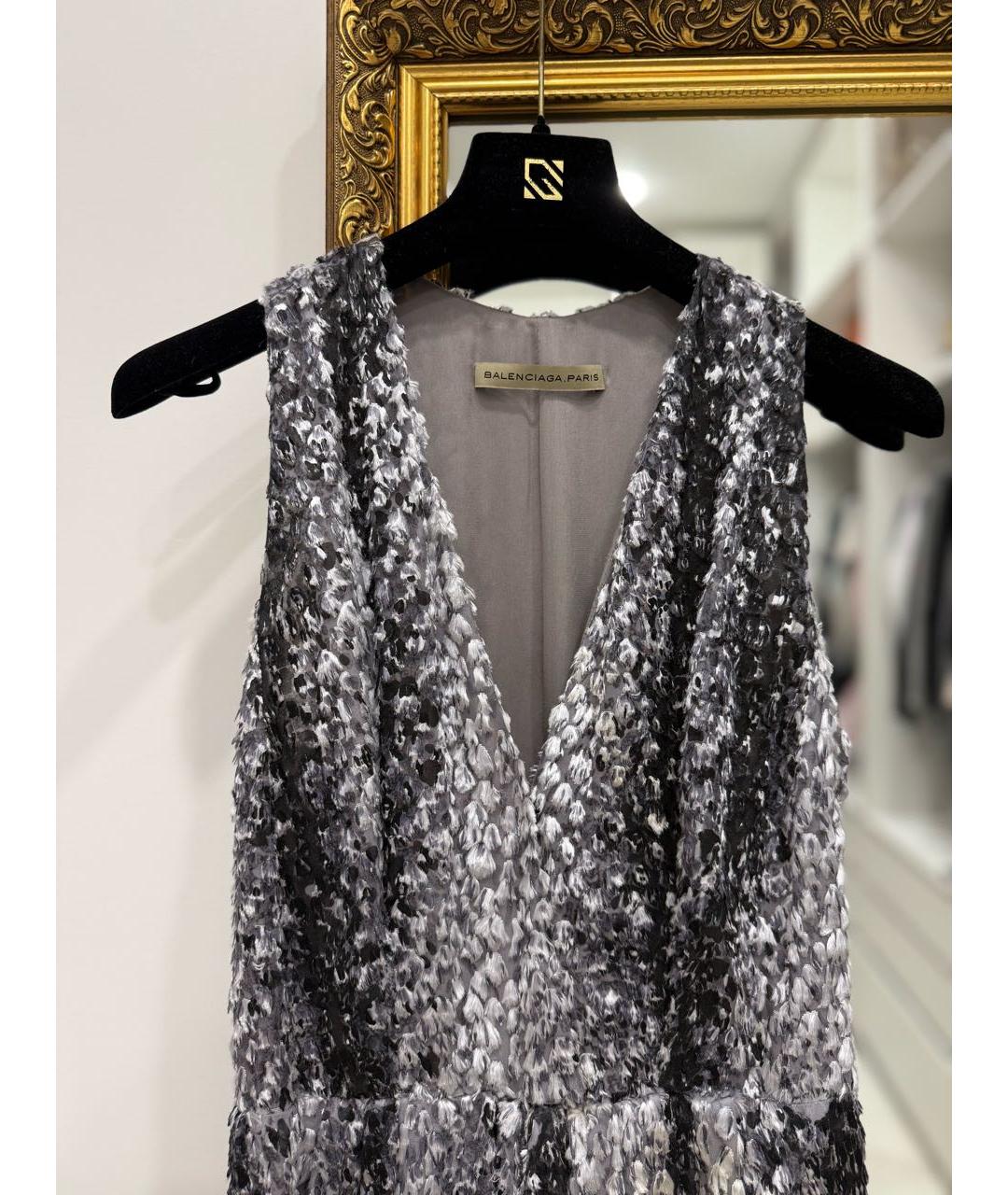 BALENCIAGA Серое шелковое коктейльное платье, фото 2
