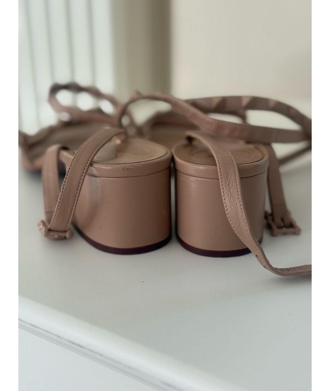VALENTINO Бежевые кожаные босоножки, фото 3